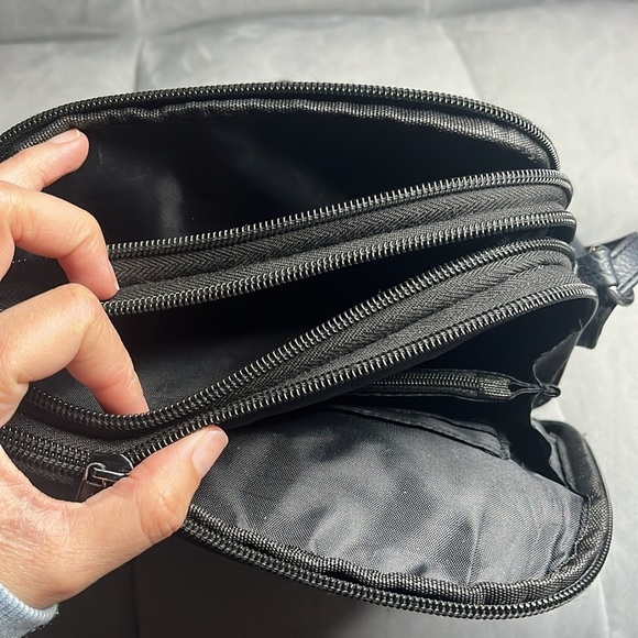 “Multi Sac Cross Body Purse” - Picture 5 of 6